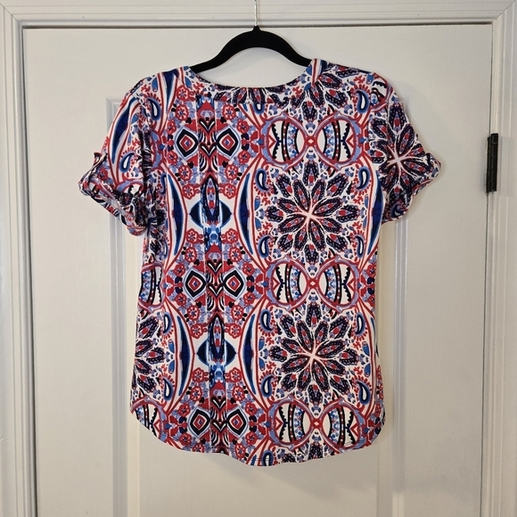 Sami & Jo Multicolor Shortsleeve With Snap Woman's Top Size Small With Stretch - Picture 3 of 10